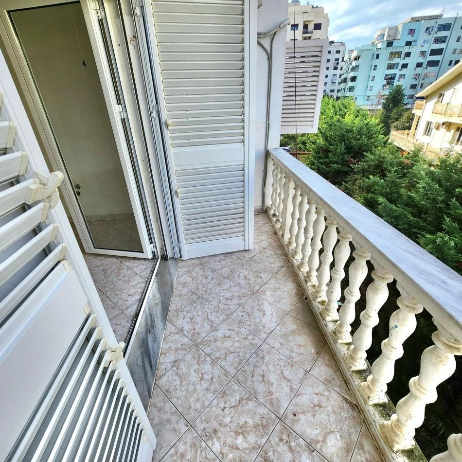 Durres, shitet apartament 1+1+Ballkon Kati 3, 55 m² 62.000 € (pavarsia)