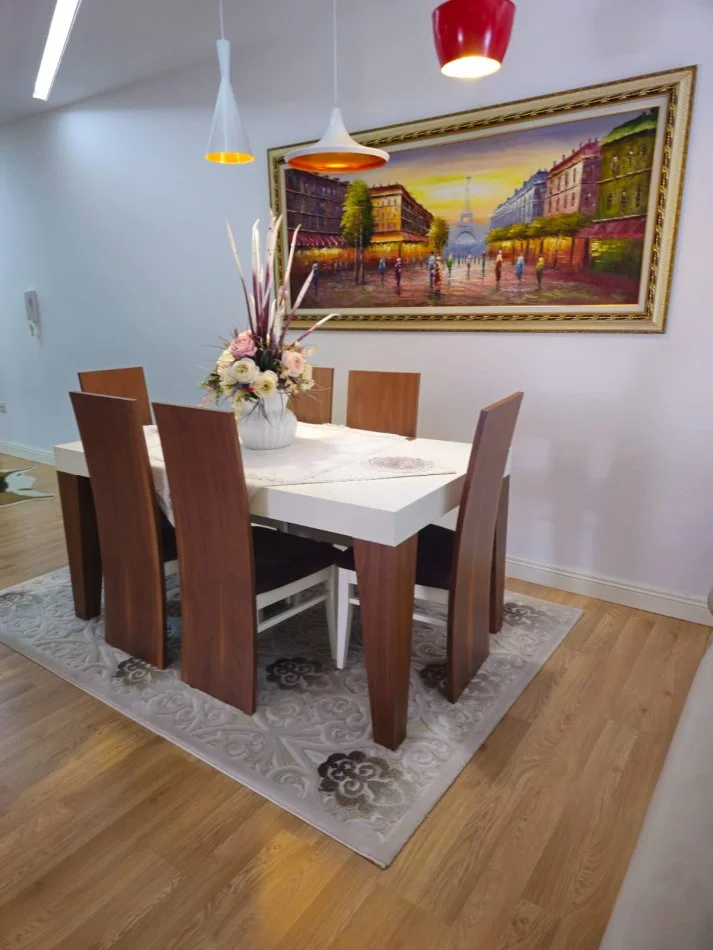 Tirane, jepet me qera apartament 2+1 Kati 4, 85 m² 700 € (LIQENI ARTIFICIAL)