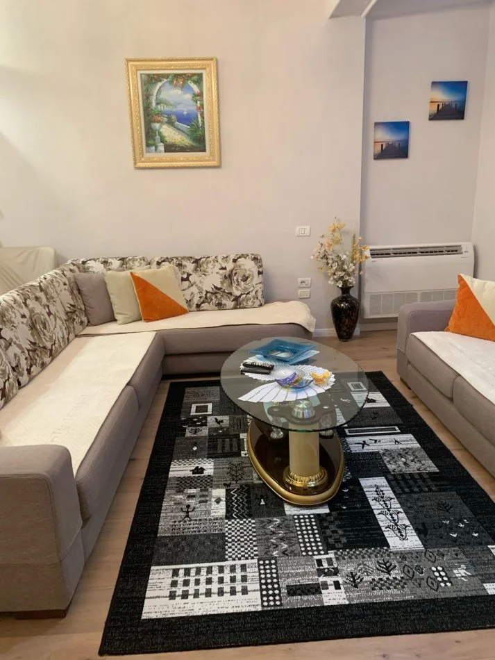 Tirane, jepet me qera apartament duplex Dublex , 120 m² 800 € (Selite, Rruga Rexhep Pinari.)