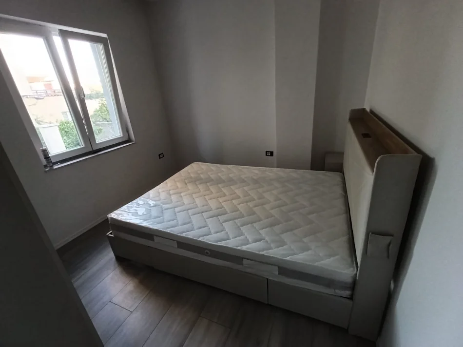 Tirane, jepet me qera apartament 1+1 Kati 1, 55 m² 450 € (Kodra e Priftit)
