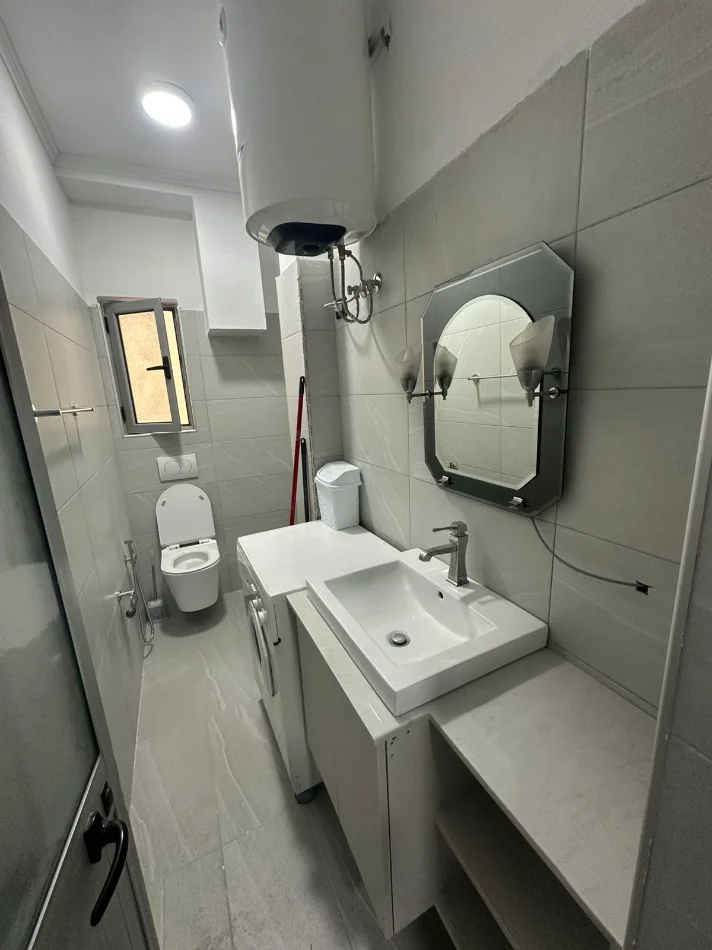Tirane, jepet me qera apartament 1+1 Kati 2, 62 m² 400 € (Jordan Misja)