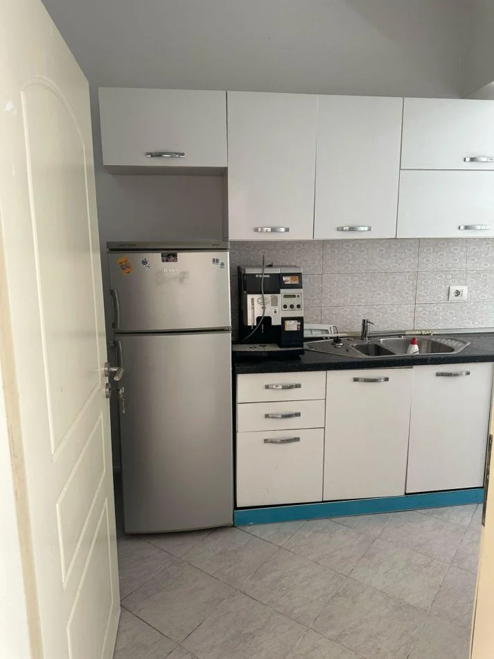 Tirane, jepet me qera shtepi 1+1 Kati 1, 60 m² 450 € (Le Bon , Rruga e Kosovarve)