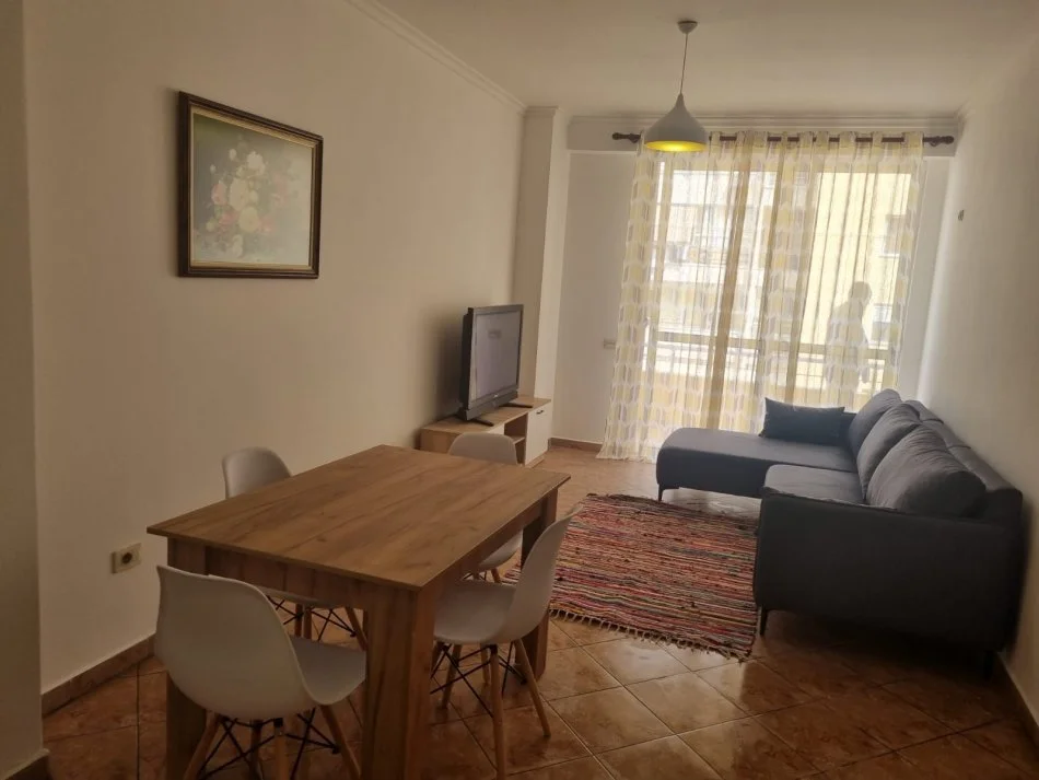 Tirane, jepet me qera apartament 2+1+Ballkon Kati 5, 87 m² 480 € (Teodor Keko)