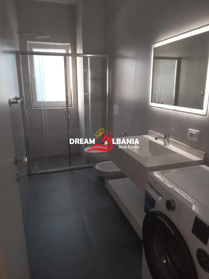 Tirane, jepet me qera apartament 2+1 Kati 2, 100 m² 700 € (Xhamlliku)