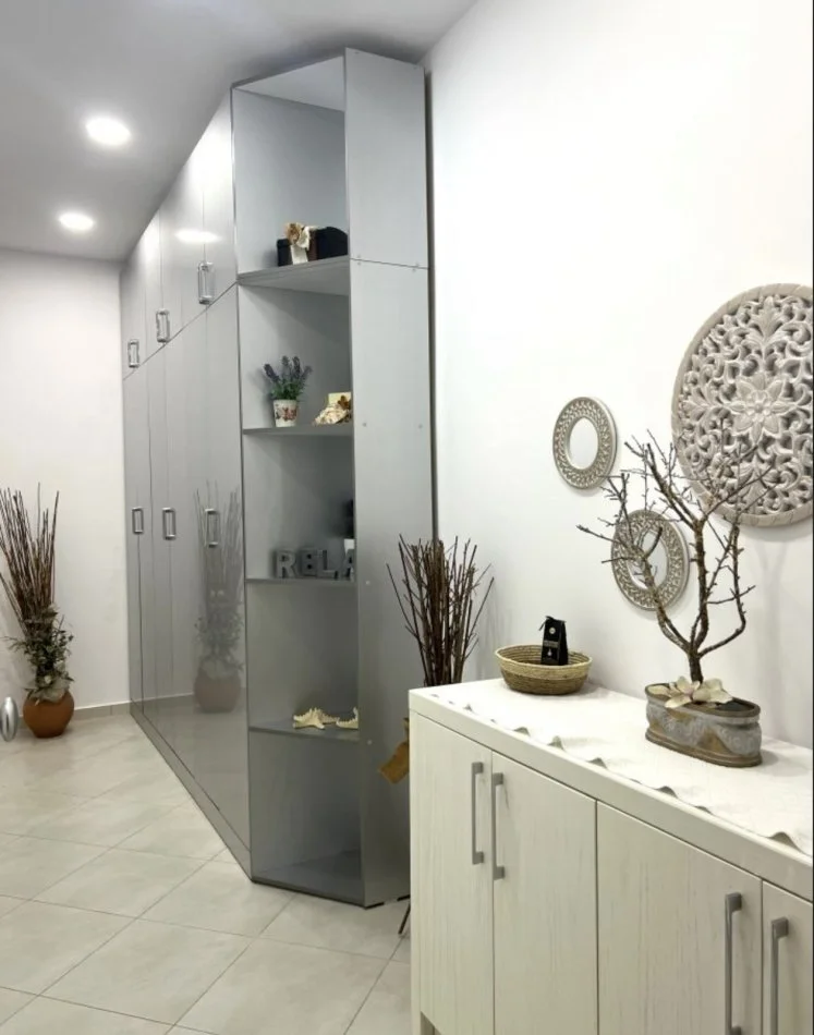 Tirane, jepet me qera apartament 1+1 Kati 1, 60.000 € (Te Xhamia)