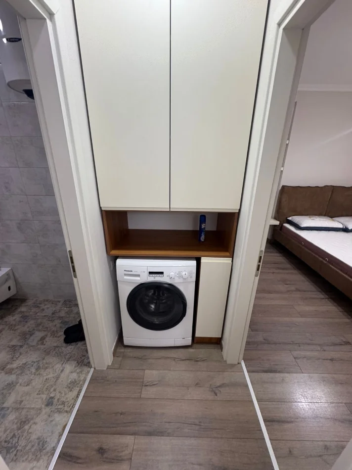 Tirane, jepet me qera apartament 1+1+Ballkon Kati 5, 62 m² 500 € (Tower Bridge 3)