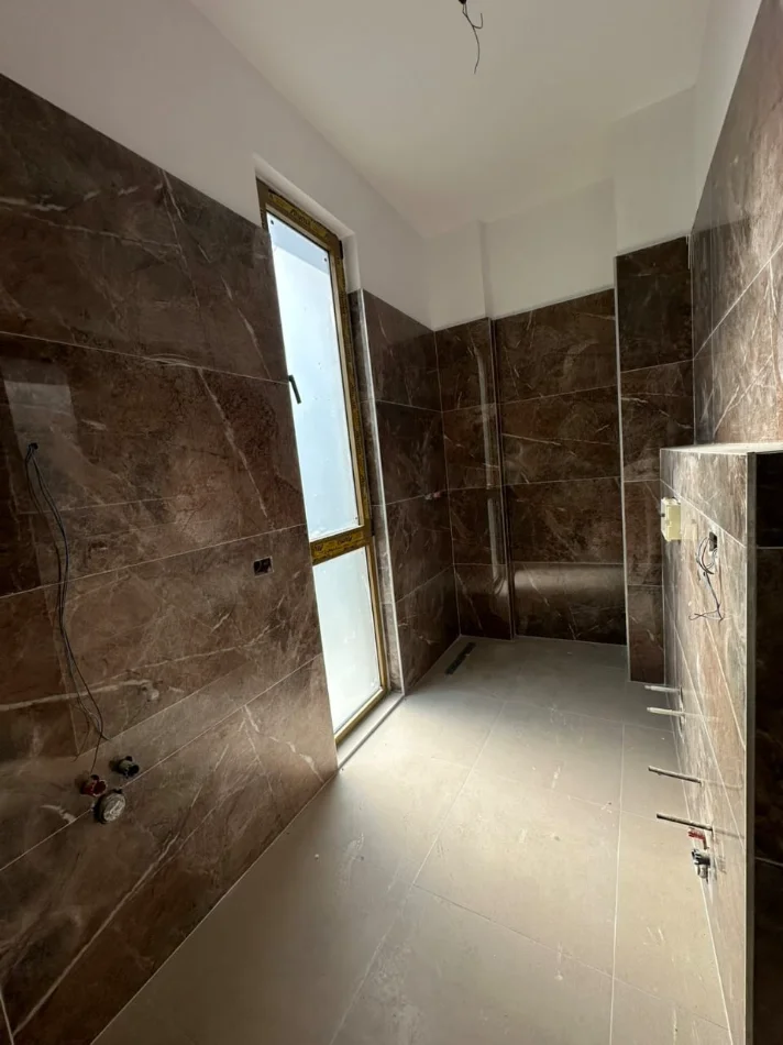 Tirane, shitet apartament Vile 3 Katshe , 334 m² (Pranë TEG)