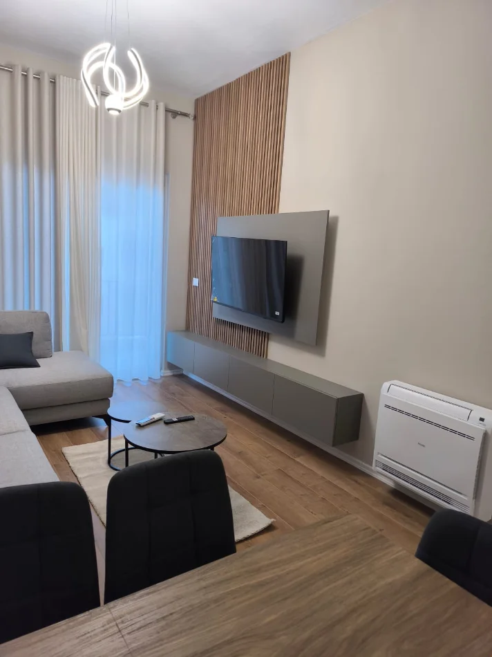 Tirane, jepet me qera apartament 1+1 Kati 6, 76 m² 600 € (Apartament me qira 1+1 te Kompleksi Aura)