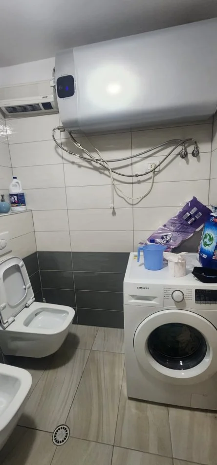 Tirane, shitet apartament 2+1+Ballkon Kati 3, 101 m² 135.000 € (tek Fresku)