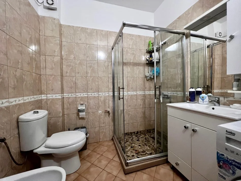 Vlore, shitet apartament 2+1+Ballkon , 100 m² 250.000 € (Lungomare - Vlorë)