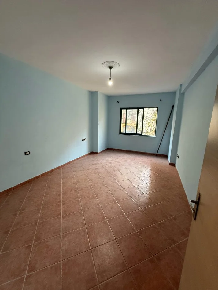 Tirane, shitet apartament 2+1 Kati 2, 112 m² 120.000 € (Yzberisht nela 6)