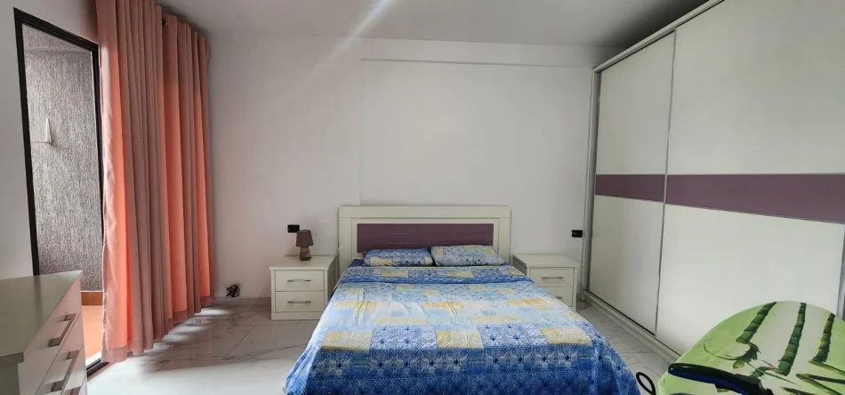Tirane, jepet me qera apartament 1+1+Ballkon Kati 3, 400 € (Astir)