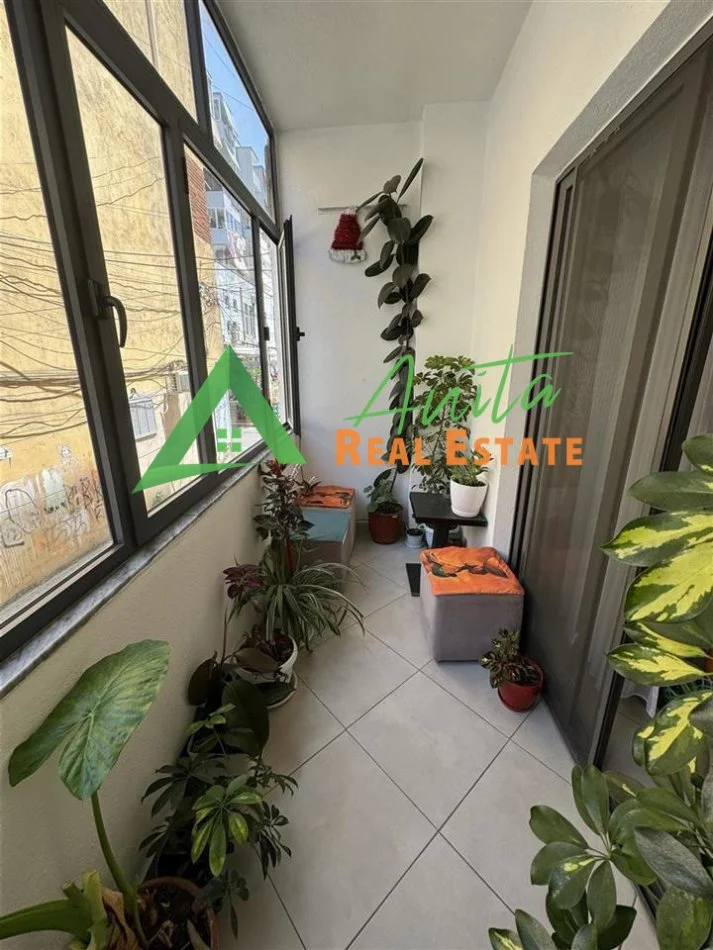 Tirane, jepet me qera apartament 2+1 Kati 1, 85 m² 600 € (Don Bosko)