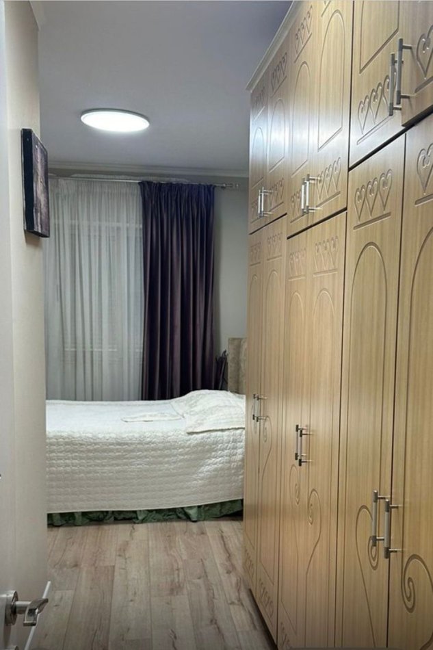 Tirane, jepet me qera apartament 3+1 Kati 2, 105 m² 800 € (rruga Shyqyri Brari)