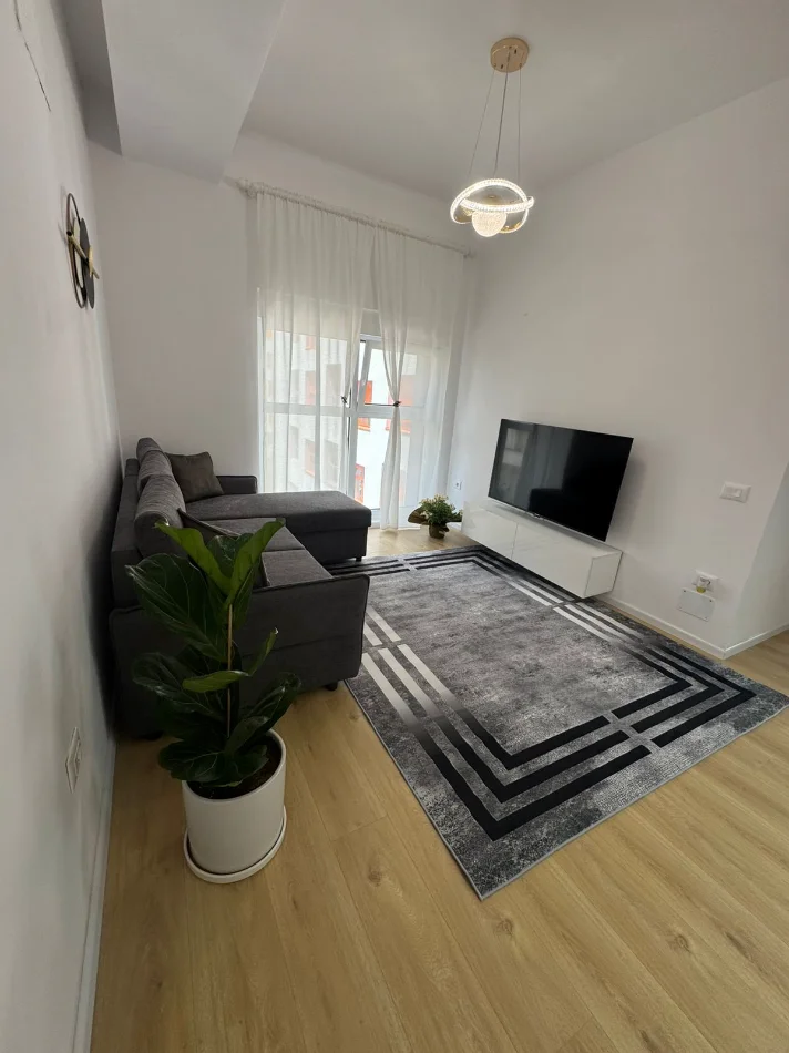 Tirane, jepet me qera apartament 1+1+Ballkon Kati 3, 60 m² 400 € (Mangalem21)