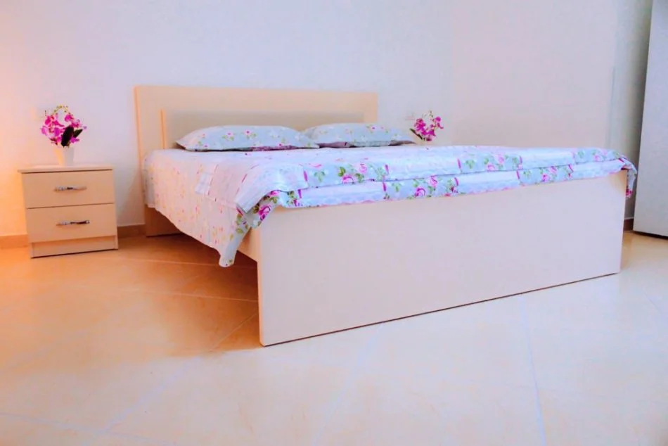 Vlore, jepet me qera garsonier 1+1 Kati 7, 250 € (Gjergj Kastrioti)