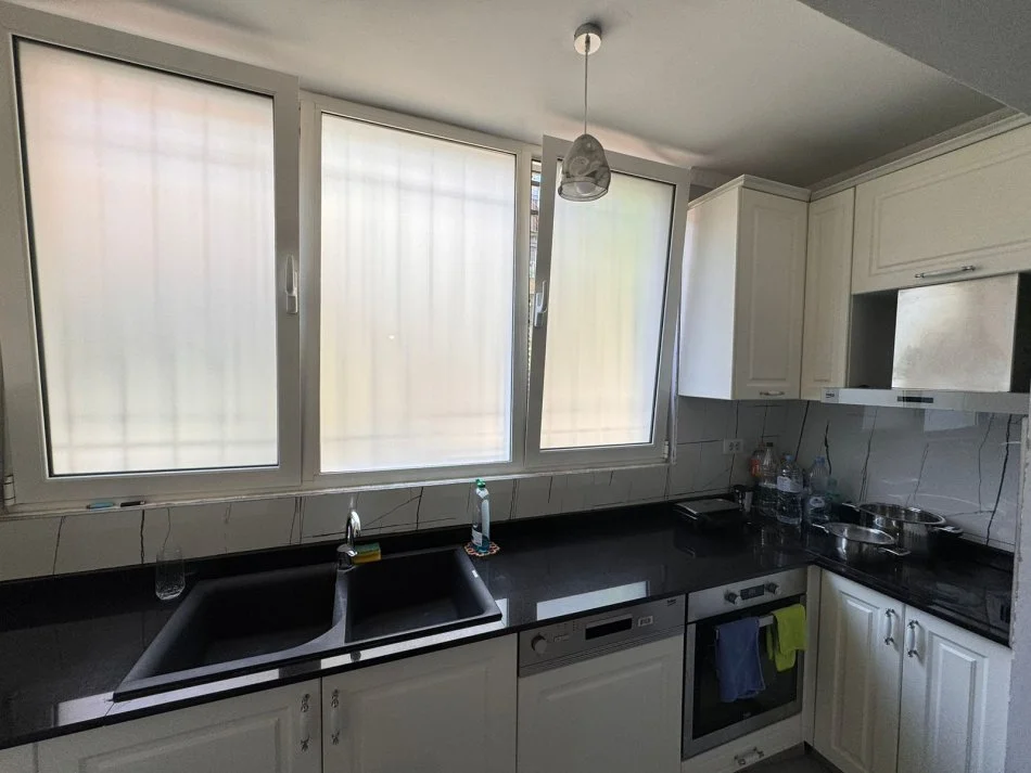 Tirane, shitet apartament , 