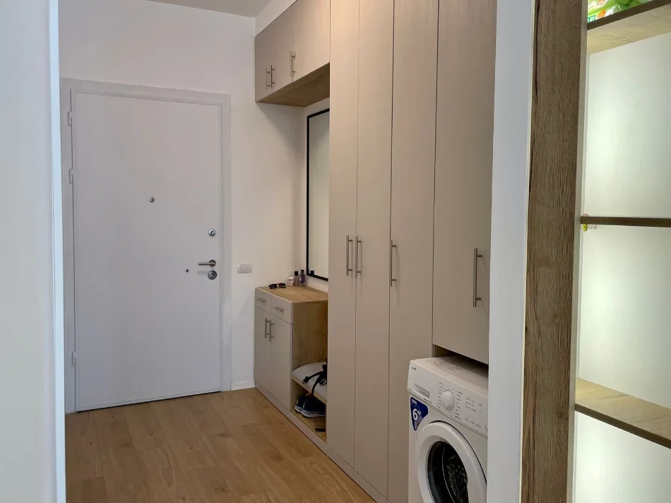 Tirane, jepet me qera apartament 1+1+Ballkon Kati 10, 550 € (Rruga Siri Kodra)
