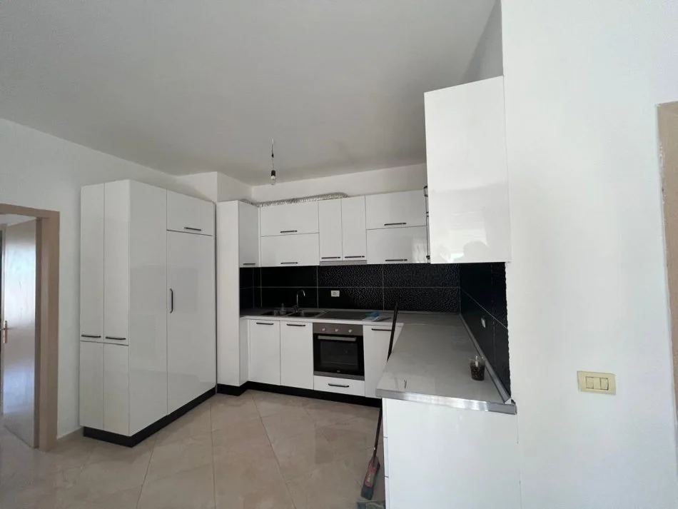 Tirane, jepet me qera apartament 2+1 Kati 6, 85 m² 500 € (Fresk)