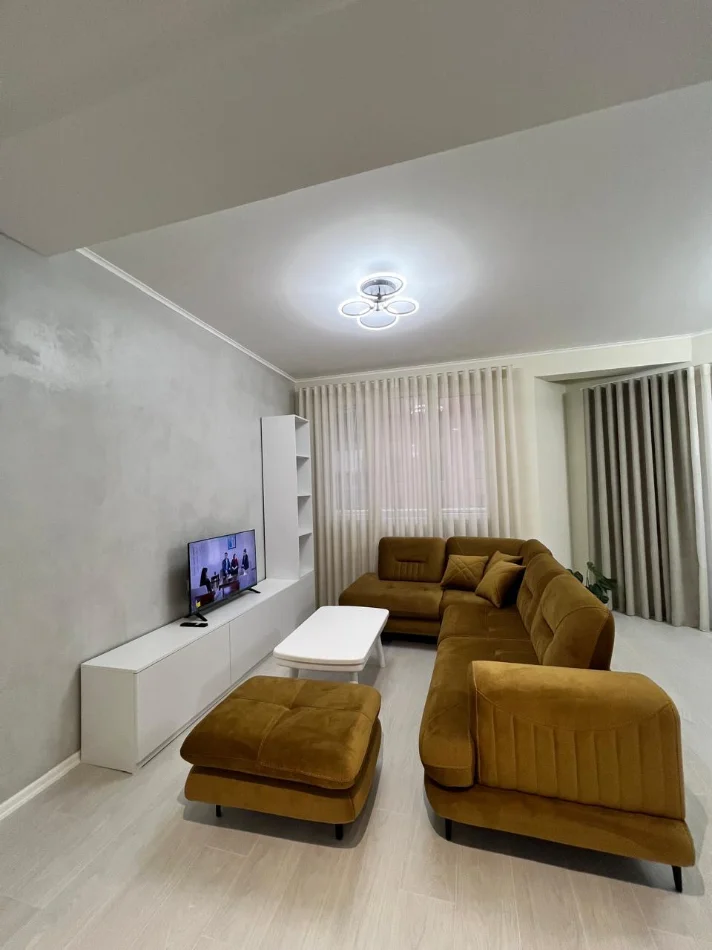 Tirane, jepet me qera apartament 2+1+Ballkon , 120 m² 750 € (Astir, perball Ales Construction)
