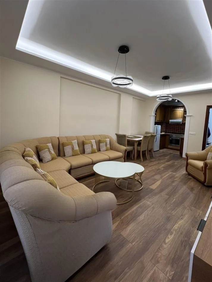 Tirane, jepet me qera apartament 1+1+Ballkon Kati 1, 60 m² 570 € 