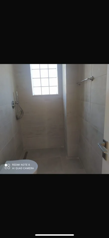 Tirane, jepet me qera apartament 2+1 Kati 2, 188 m² 330 € (Shkoze)