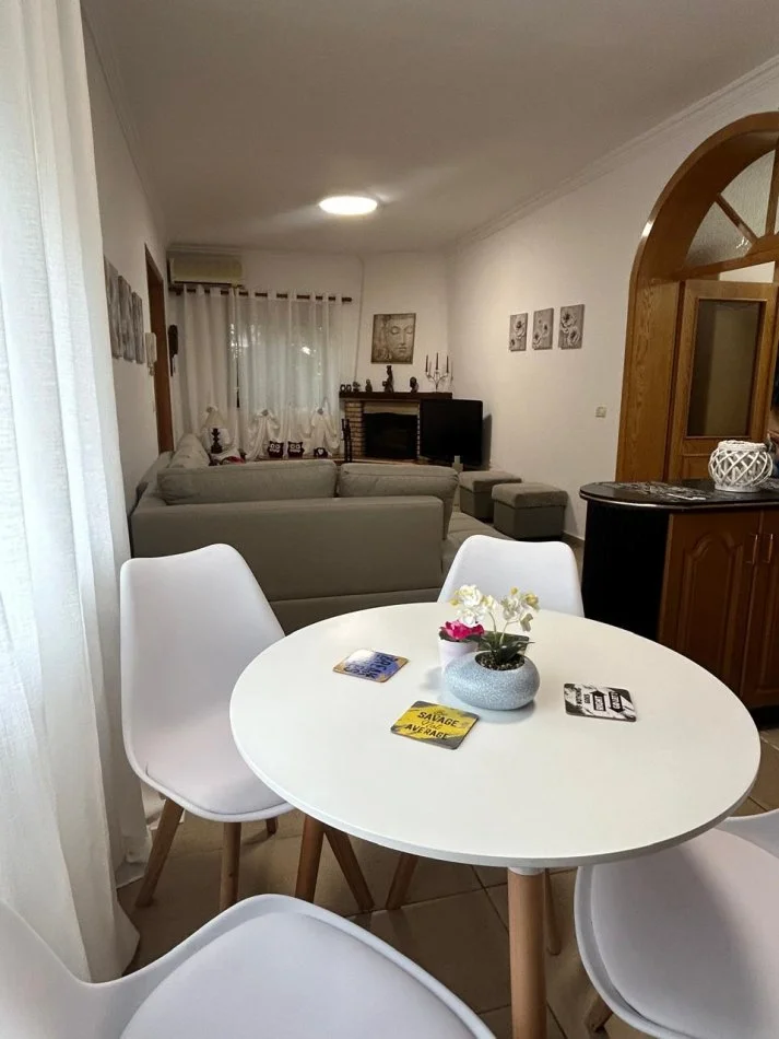 Tirane, jepet me qera apartament 2+1 Kati 3, 110 m² 650 € (RRUGA E BICIKLETAVE PAZARI I RI)