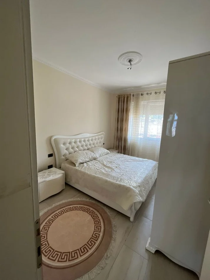 Tirane, jepet me qera apartament 2+1+Ballkon Kati 6, 85 m² 500 € (Kopeshti Botanik)