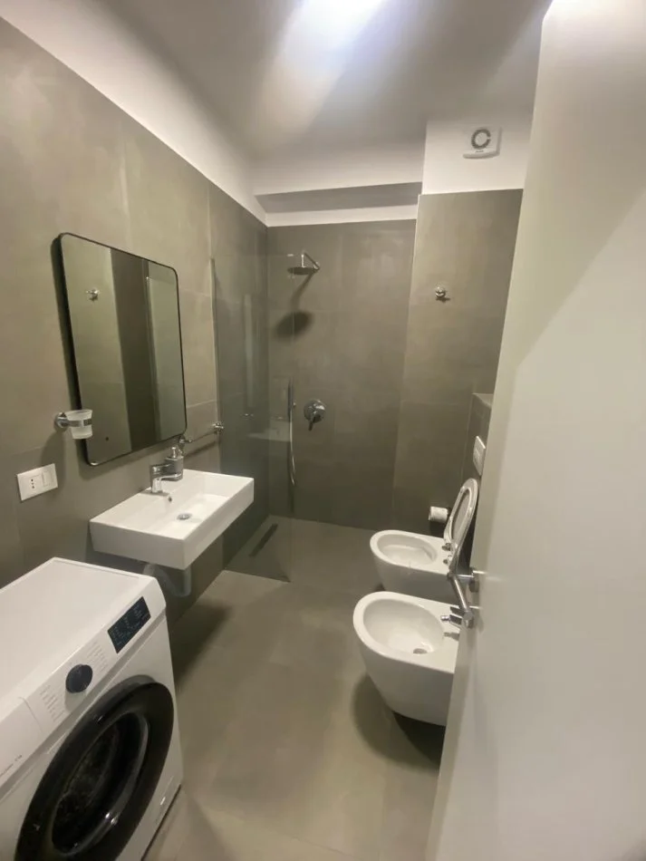 Tirane, shitet apartament 2+1 Kati 2, 95 m² 230.000 € 