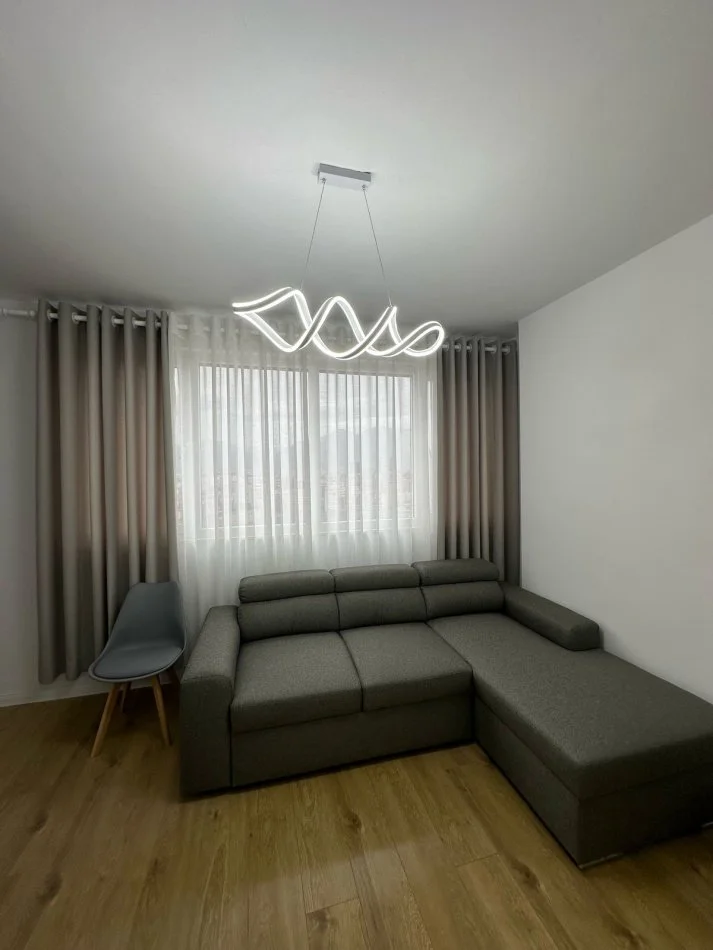 Tirane, jepet me qera apartament 2+1+Ballkon Kati 11, 110 m² 550 € (Rruga e Kavajes)