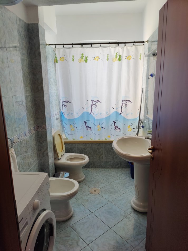 Vlore, jepet me qera apartament 2+1+Ballkon Kati 2, 72 m² 270 € 