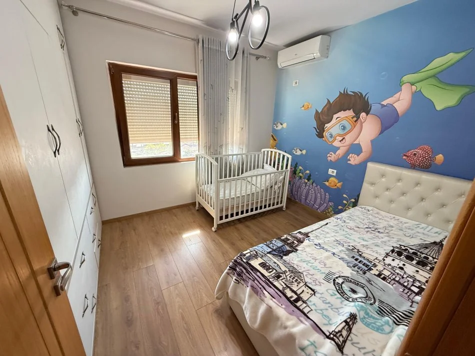 Tirane, jepet me qera apartament 2+1 Kati 7, 110 m² 600 € (Bulevardi bajram curri)