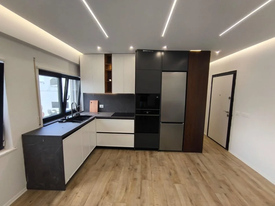 Tirane, jepet me qera apartament 1+1 Kati 4, 70 m² 600 € (Kodra e Diellit)