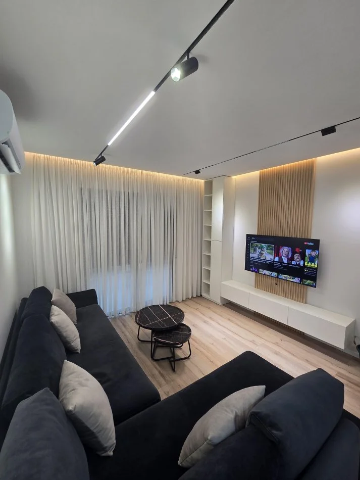 Tirane, jepet me qera apartament 2+1+Aneks+Ballkon Kati 4, 110 m² 800 € (Xhafize keko)