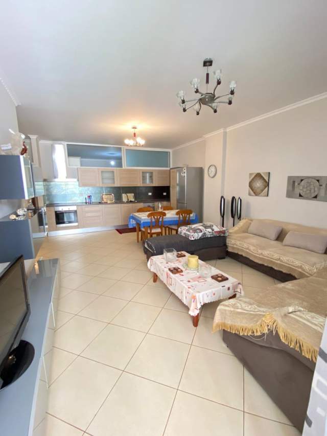 Tirane, jepet me qera apartament 2+1+BLK Kati 1, 122 m² 450 Euro (Rruga Peti)