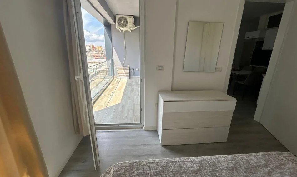 Tirane, jepet me qera apartament 2+1 Kati 3, 50.000 € (Prane qendres Emerald)