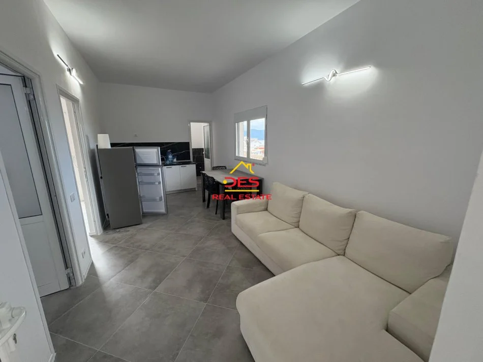 Vlore, jepet me qera Vile Kati 0, 250 m² 1.200 € (Rruga Stefan Pano)