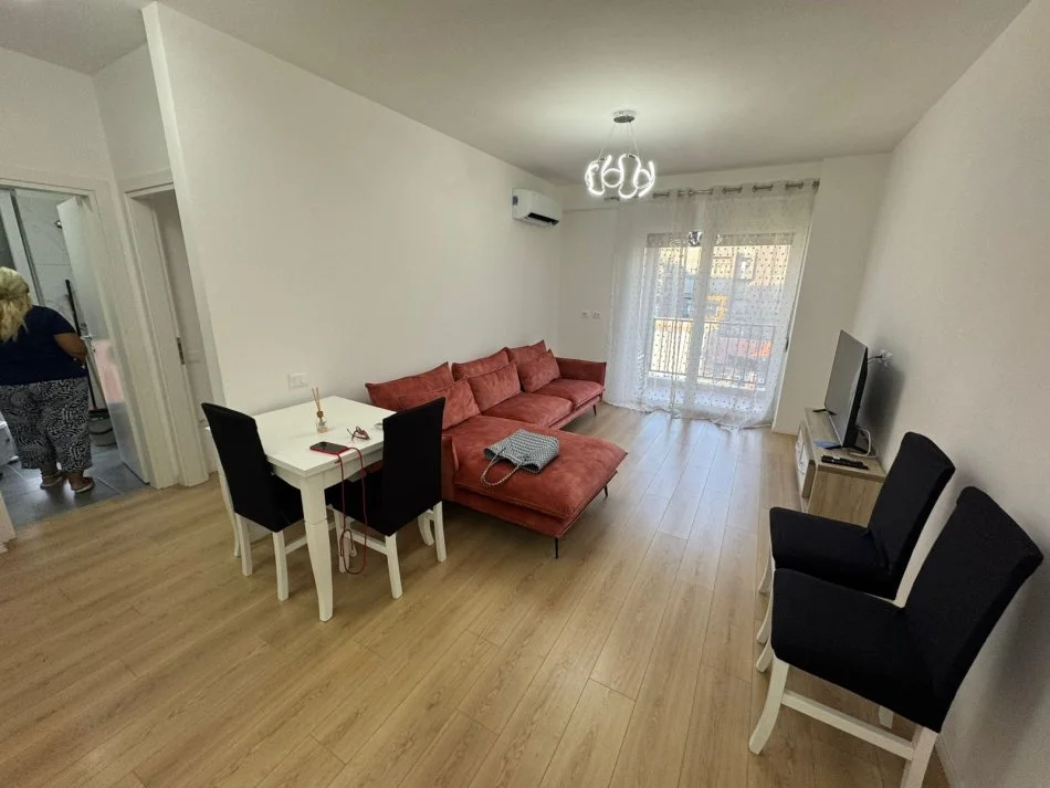 Tirane, jepet me qera apartament 1+1 Kati 3, 58 m² 600 € (21 dhjetori)