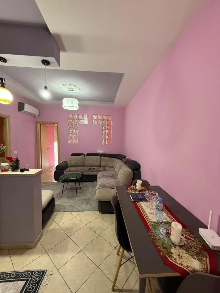 Tirane, jepet me qera apartament 2+1 , 96 m² 500 €