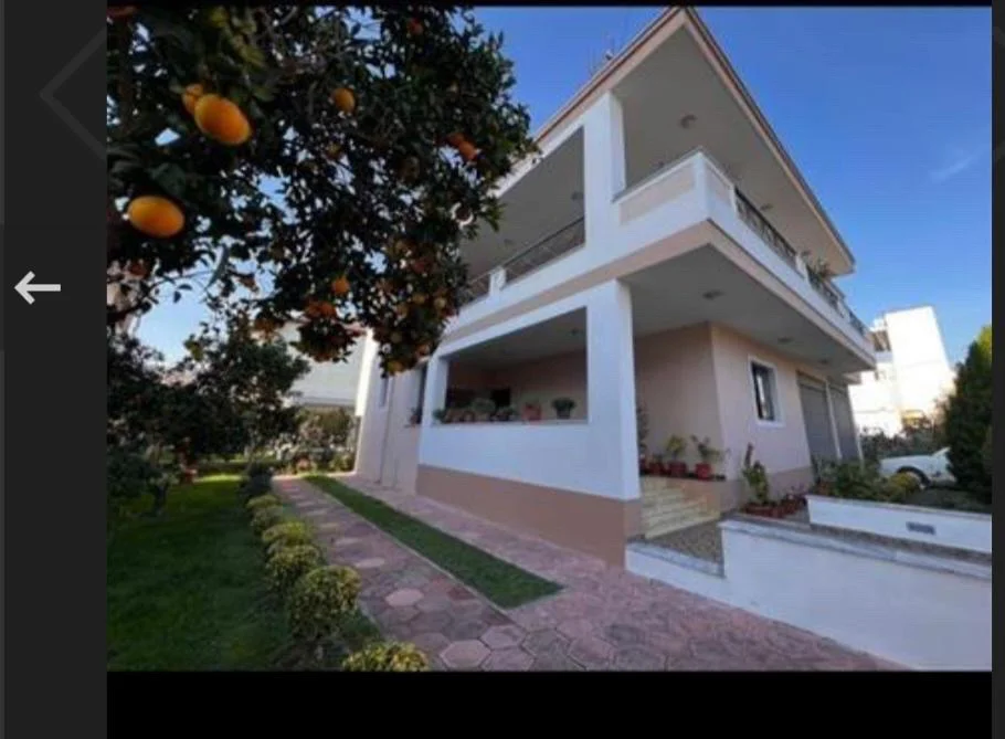 Shqiperi, jepet me qera Vile 2+1+Ballkon Kati 2, 250 m² 650 € (Laprak-Terminali)