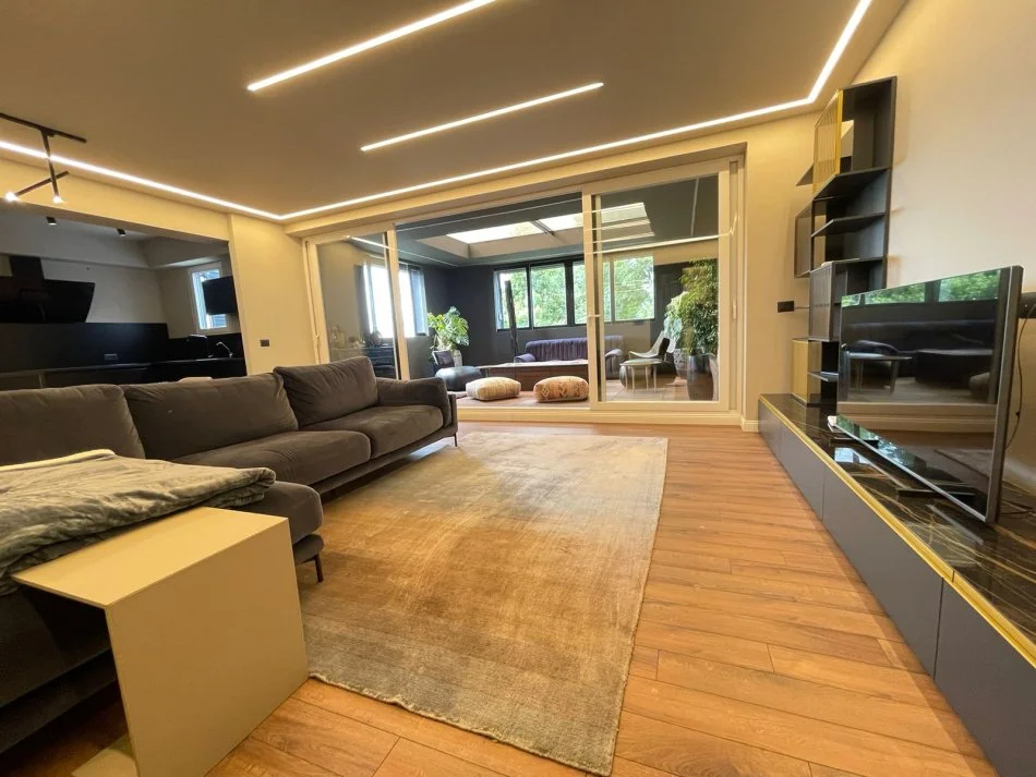 Tirane, jepet me qera apartament 3+1+Aneks+Ballkon Kati 1, 160 m² 2.350 € (Long Hill , TEG)