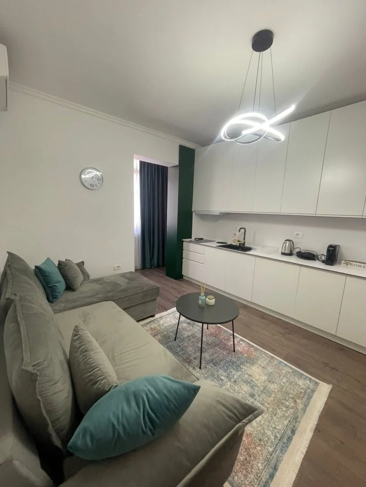 Tirane, jepet me qera apartament 1+1 Kati 2, 60 m² 600 € (21 Dhjetori)