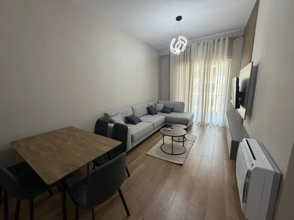 Tirane, jepet me qera apartament 1+1+Ballkon Kati 6, 70 m² 550 € (Apartament 1+1 Per Qera Laprake I Pabanuar Me Pare)