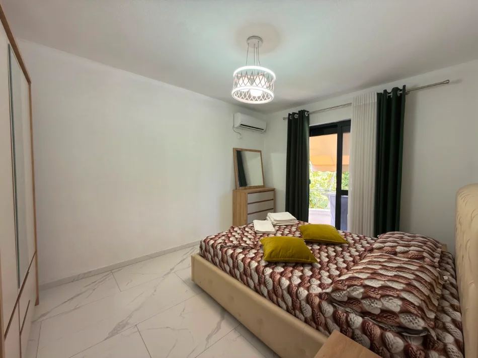 Tirane, jepet me qera apartament 1+1+Ballkon Kati 4, 87 m² 700 € (Rruga Elbasanit)