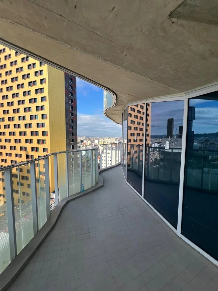 Tirane, jepet me qera apartament 3+1 , 196 m² 3.500 €