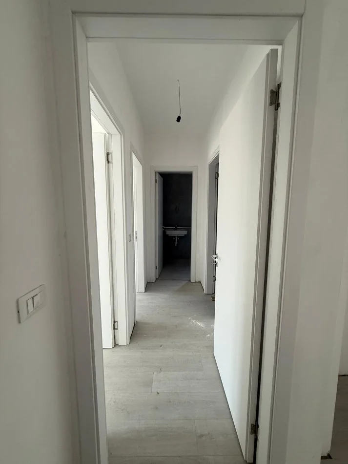 Tirane, jepet me qera apartament 2+1 Kati 7, 120 m² 600 € (rruga karl gega)