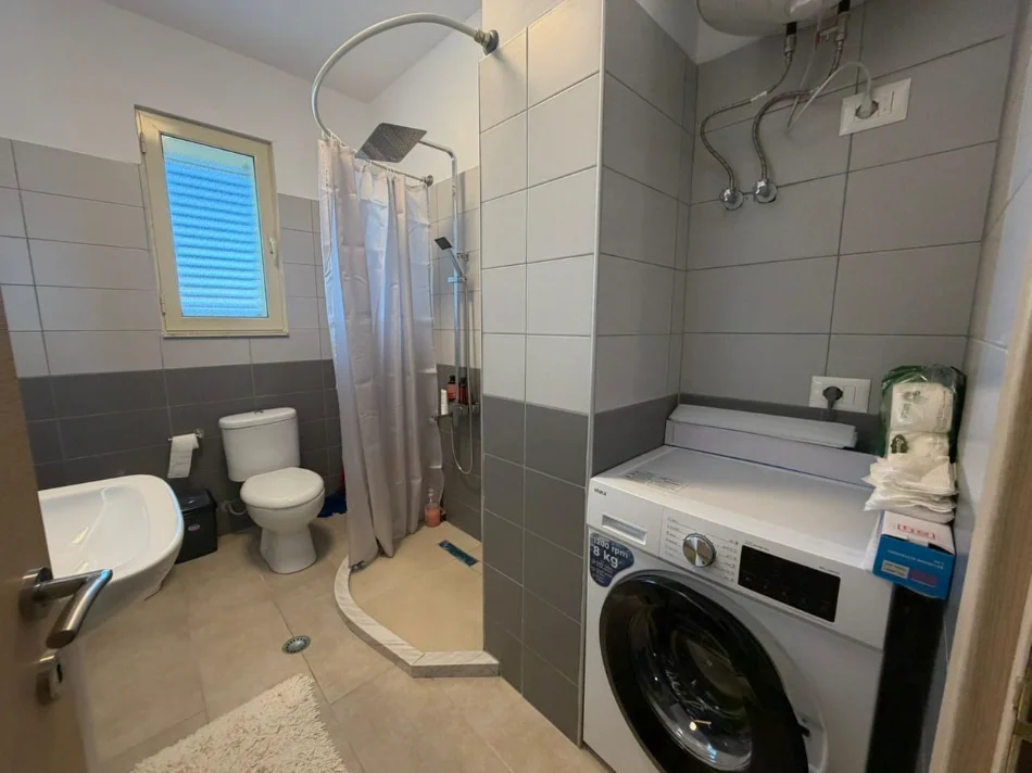 Durres Plazh, jap me qera apartament 1+1 Kati 5, 400 € (Plepa durres)