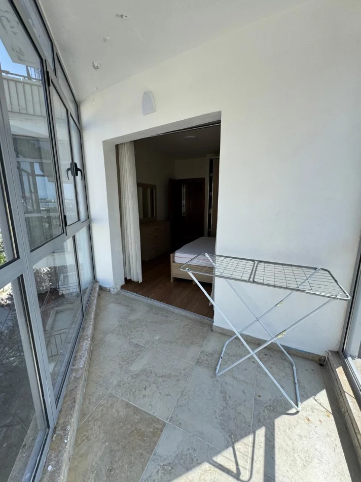 Shengjin, jepet me qera apartament 1+1+Aneks+Ballkon Kati 3, 50 € (Rruga kryesore)