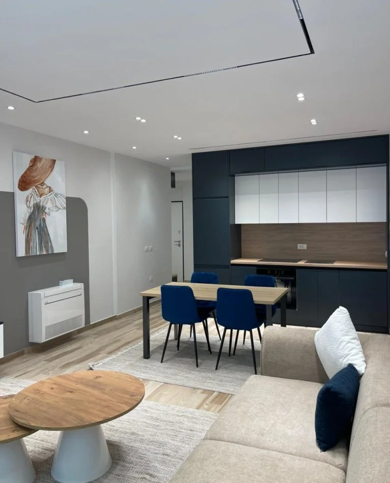 Tirane, jepet me qera apartament 2+1+Verande,  Kati 2, 103 m² 1.150 € (Kompleksi Fz), pamje e plote nga Liqeni i Thate