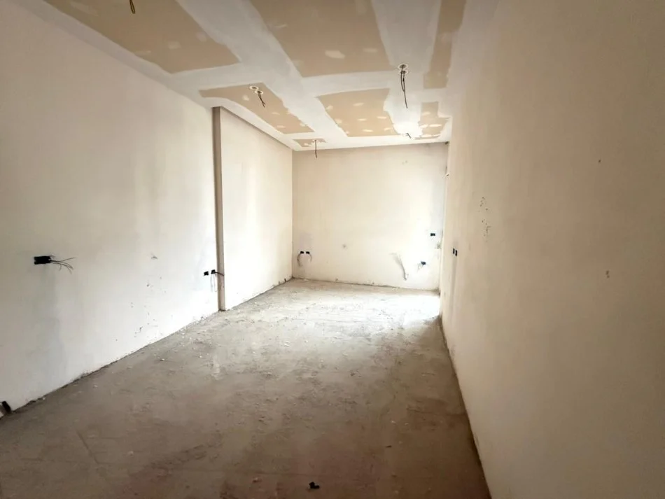 Tirane, shes apartament 3+1+Ballkon Kati 5, 191 m² 348.640 € (Shkoze)